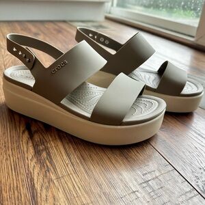 Crocs Brooklyn Low Wedge Platform Sandal